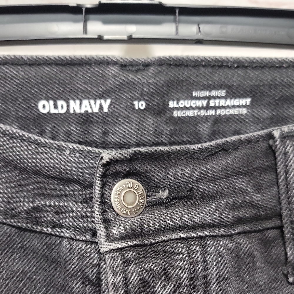 Old Navy Women's Black Relaxed Jeans - Picture 2 of 3